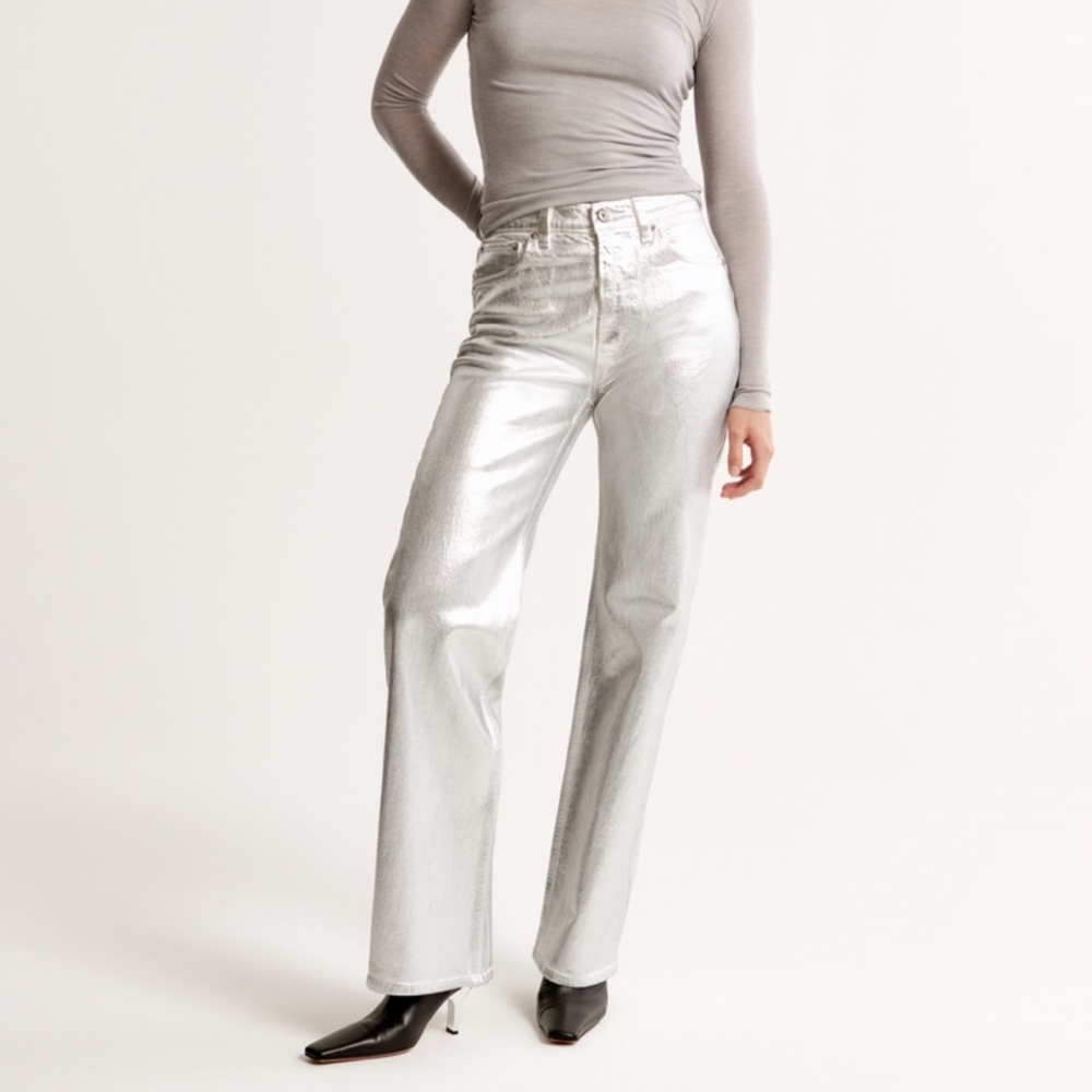Abercrombie Silver 90s Relaxed High Rise Jean